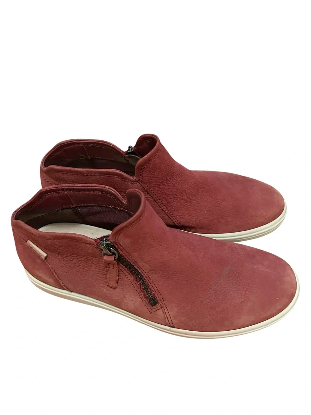 ECCO Soft 7 Women's Maroon Nubuck Zip Bootie Size: 8.5 (39/40)
